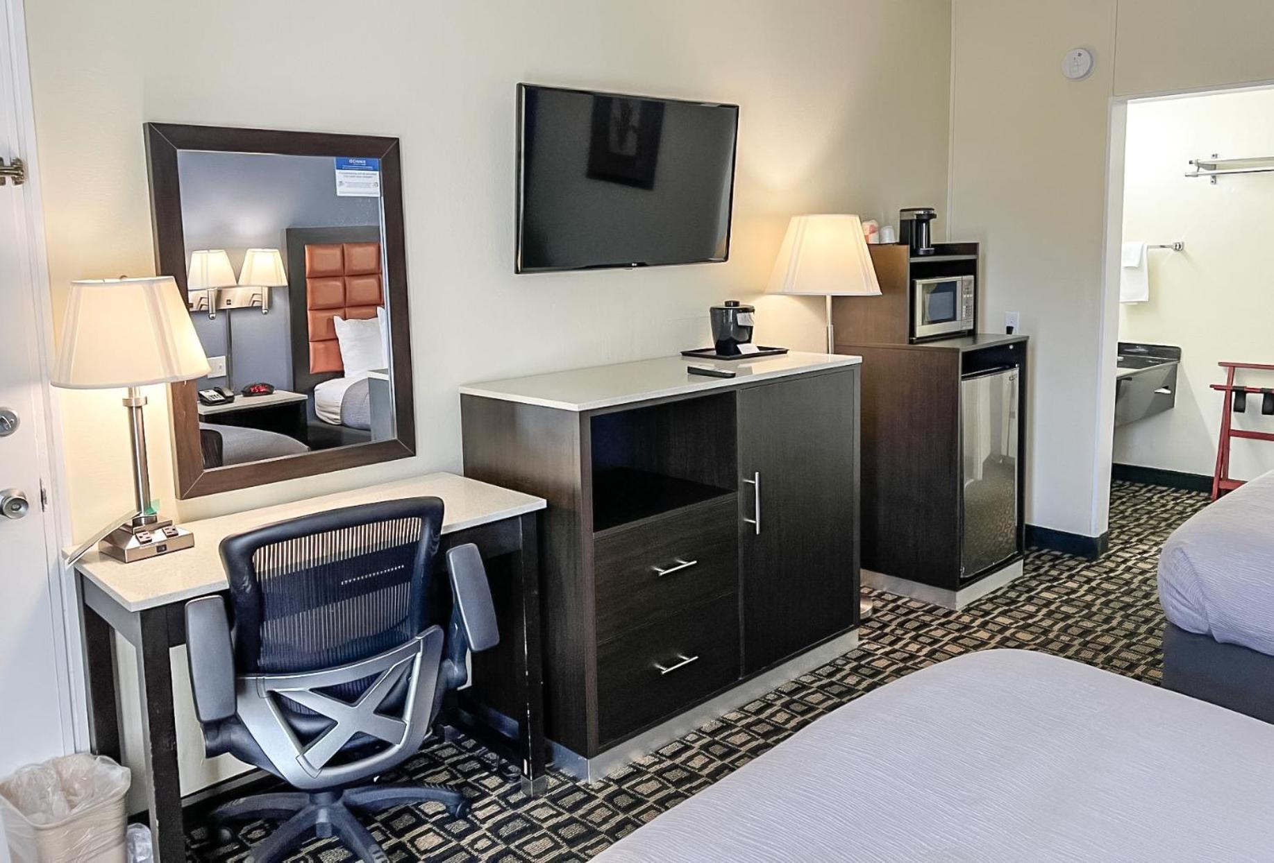 Quality Inn Airport - Cruise Port Tampa Exterior foto